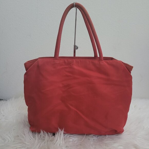 Prada red nylon triangle logo city tote bag - Picture 4 of 14